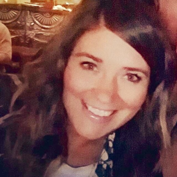 Meet your Posher, Jessica 🛍 - Picture 2 of 4